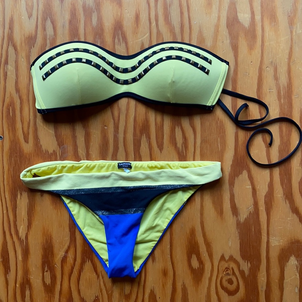 Reversible bottoms strapless bikini from Portugal